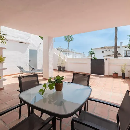 Con Amplio Porche Y Bbq Apartamento Benalmádena